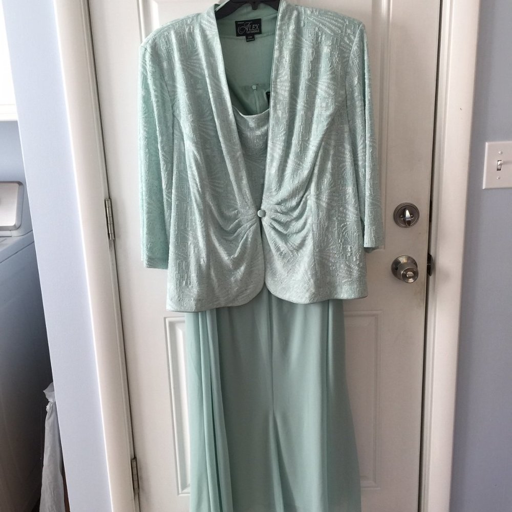 Alex Evenings 2 piece mint green  dress & jacket - sz 22.   NWT.